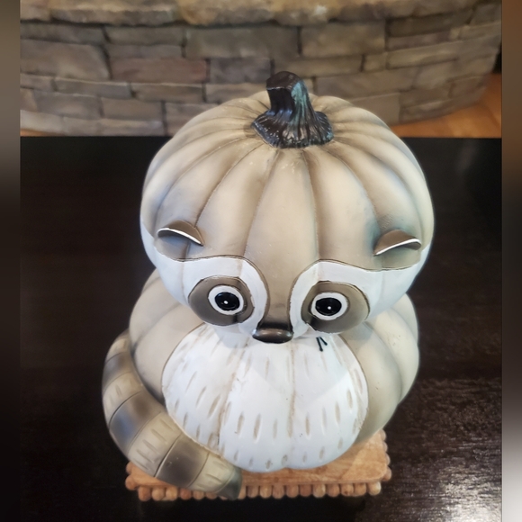 Rustic Pumpkin Racoon-NWT - Picture 3 of 4